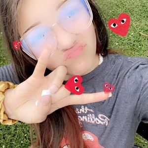 Meet your Posher, Ronea